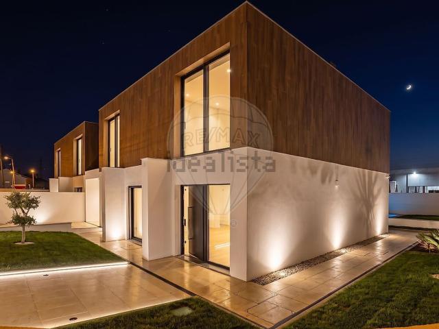 Casa venda em Santo António Da Charneca, Setúbal