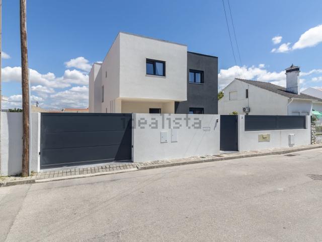 Casa venda em Amassador, Santo António Da Charneca