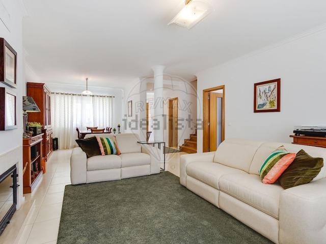 Casa venda em Urbanização Casas de Santo António, Santo António Da Charneca