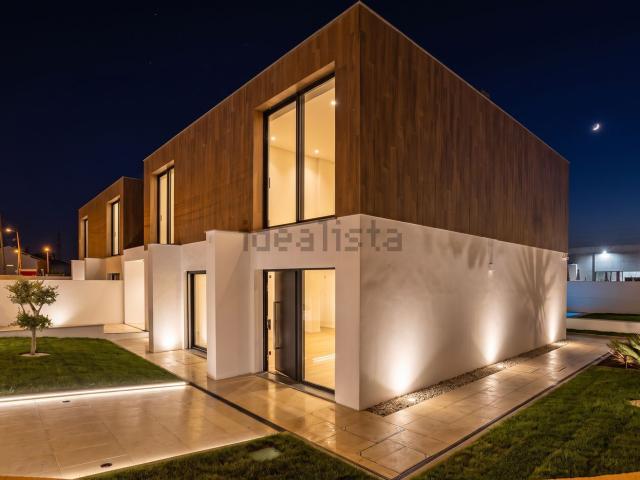 Casa venda em Vila Chã, Santo António da Charneca