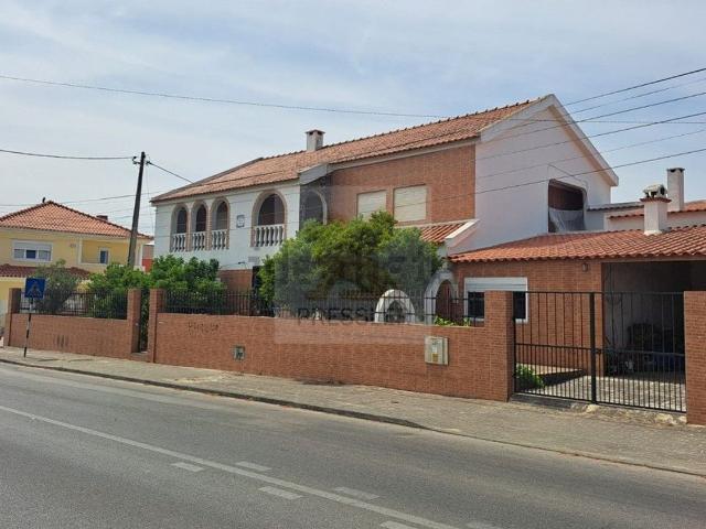 Casa venda em Urbanização Casas de Santo António, Santo António Da Charneca