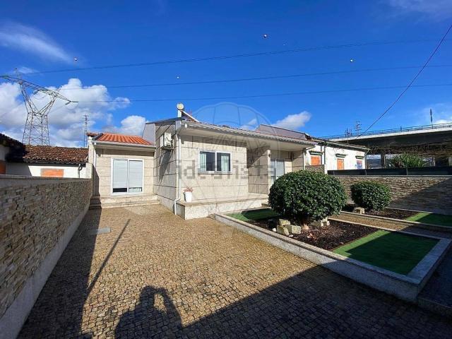 Casa venda em Silvares, Guimarães