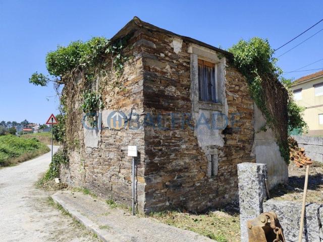 Casa venda em Devesa, Bitarães