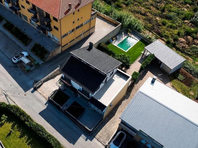 Casa venda em Sobrosa, Paredes