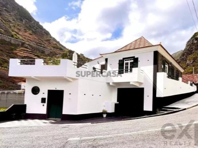 Casa venda em Ponta Do Sol, Carreira