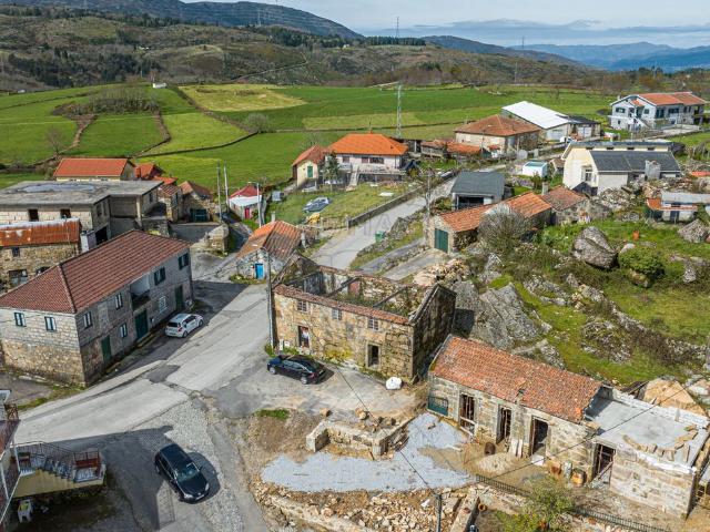 Moradia venda em Montalegre, Linharelhos