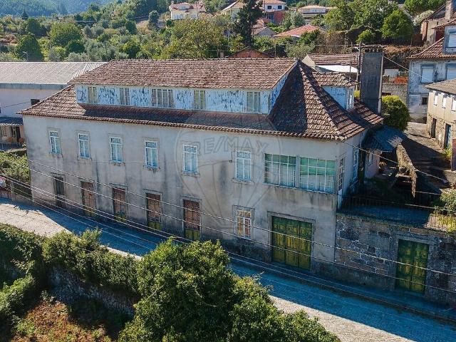 Casa venda em Santiago de Besteiros, Tondela