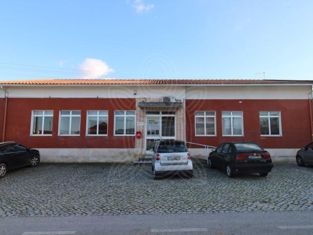 Armazém alugar em Coimbrã, Ameal