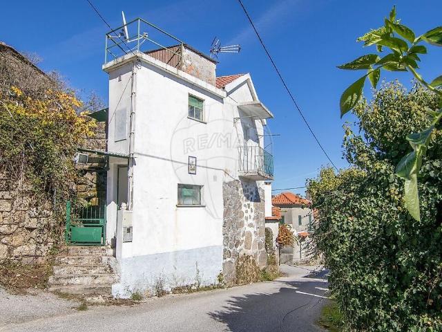 Casa venda em Caparrosa e Silvares, Tondela