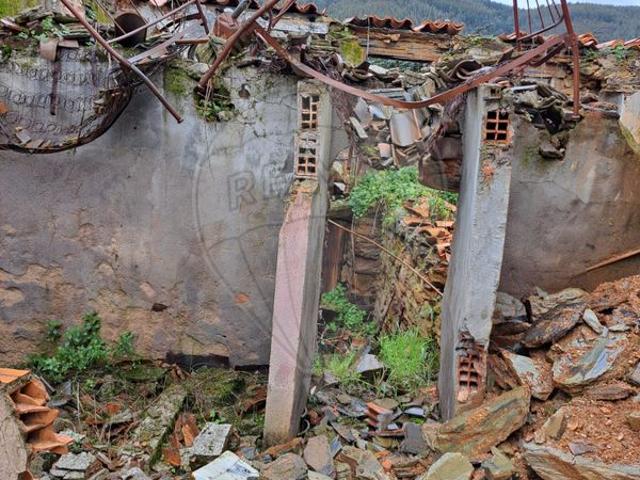 Moradia venda em Oleiros, Pessegueiras