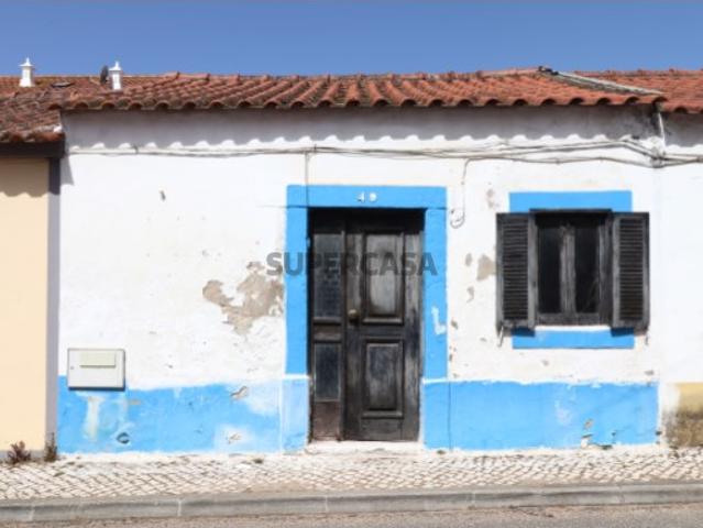 Casa venda em Cadaval, Vermelha