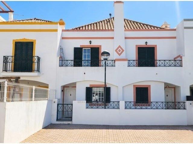 Vivenda venda em Urbanização Mato Santo Espírito, Tavira