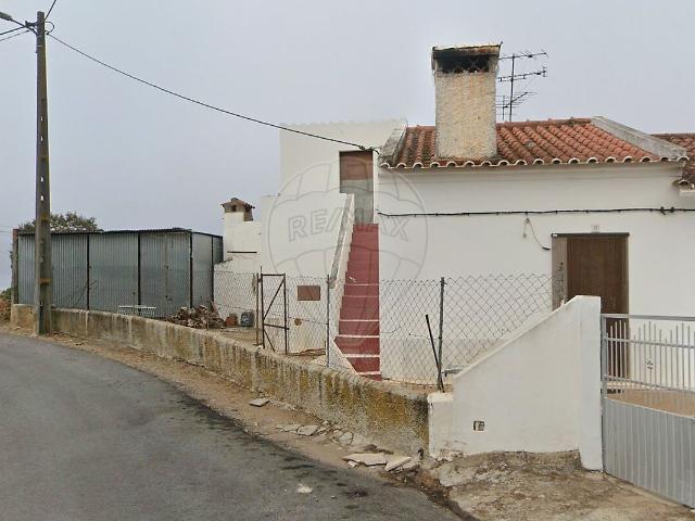 Casa venda em Bairro do Bugalho, Alandroal (Nossa Senhora da Conceição), São Brás dos Matos (Mina do Bugalho) e Juromenha (Nossa Senhora do Loreto)