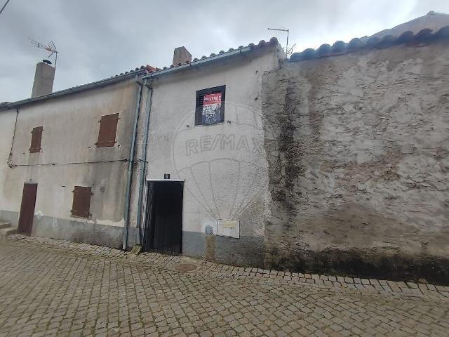 Casa venda em Almofala e Escarigo, Figueira de Castelo Rodrigo
