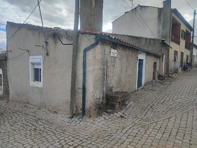 Casa venda em Almofala e Escarigo, Figueira de Castelo Rodrigo