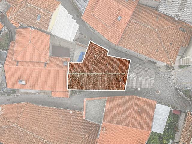 Casa venda em Bouro (Santa Maria), Amares