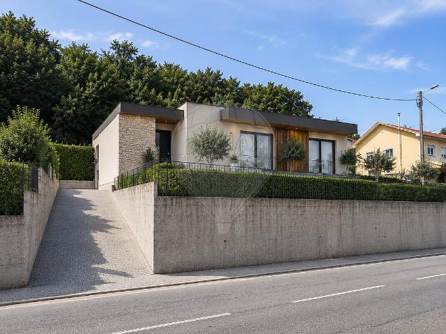 Casa venda em Assento, Celorico de Basto