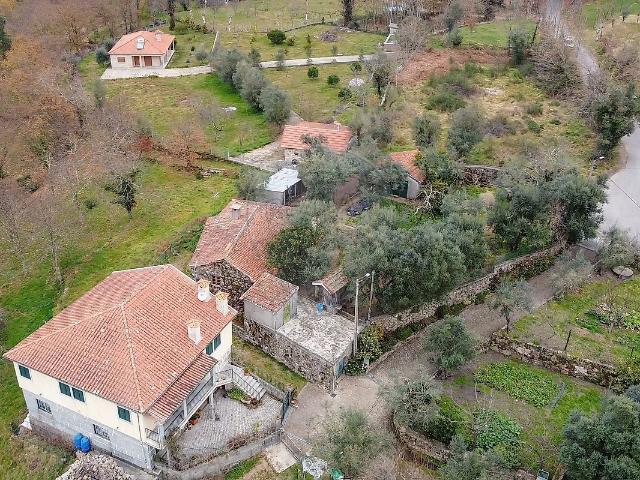 Casa venda em Carvalho e Basto (Santa Tecla), Celorico de Basto
