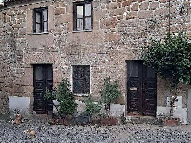 Casa venda em Celorico (São Pedro e Santa Maria) e Vila Boa do Mondego, Celorico da Beira