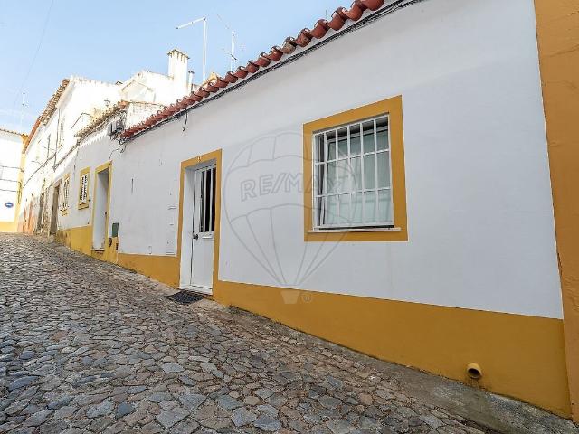 Casa venda em Évora (São Mamede, Sé, São Pedro e Santo Antão), Évora