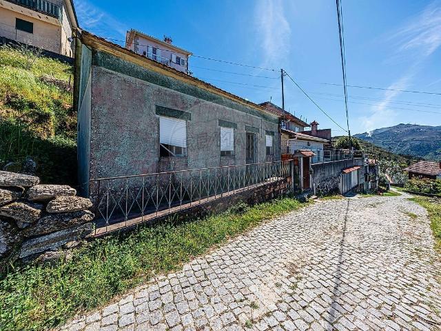 Casa venda em Sogueire, São Cristóvão de Nogueira