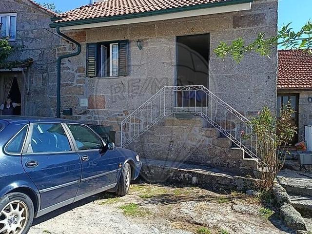 Casa venda em Gosende, Castro Daire