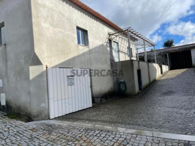 Casa venda em Cernadelo e Lousada (São Miguel e Santa Margarida), Lousada