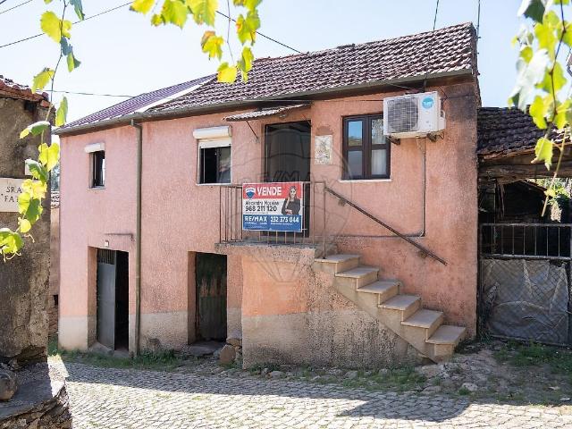 Casa venda em Mões, Castro Daire