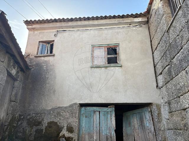 Casa venda em Moreira do Rei e Várzea Cova, Fafe