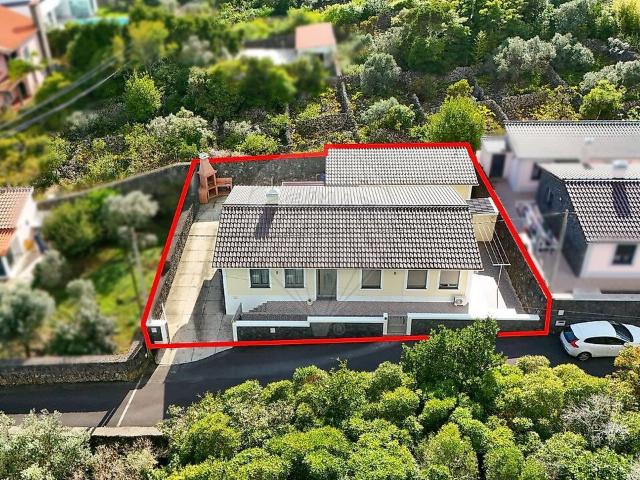 Casa venda em Porto Martins, Praia da Vitória