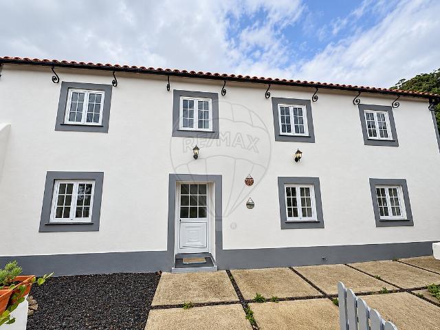 Casa venda em Espigão, Angra do Heroísmo