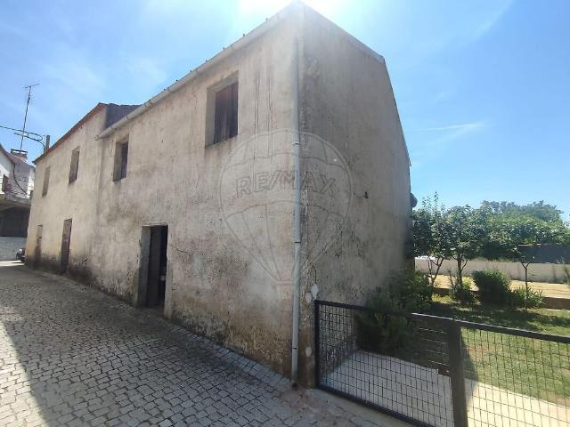 Casa venda em Sabugal, Sabugal e Aldeia de Santo António
