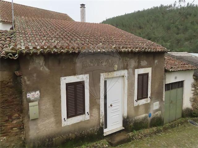 Casa venda em Salgueiro do Campo, Castelo Branco