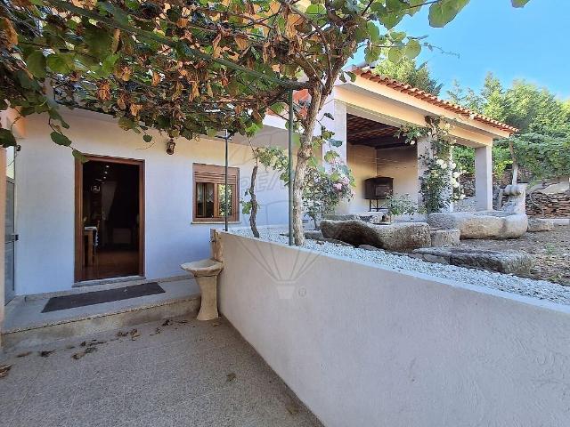 Casa venda em Cimbres, Tarouca