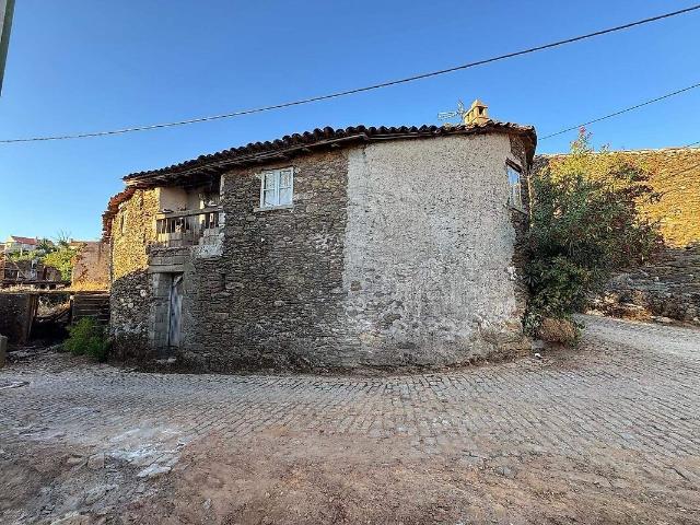 Casa venda em Sambade, Alfândega da Fé