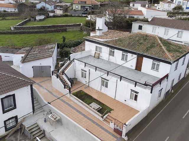 Casa venda em Santa Bárbara, Angra do Heroísmo