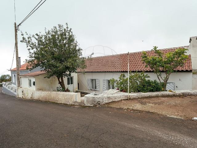 Casa venda em Santa Bárbara, Angra do Heroísmo