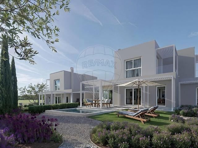 Casa venda em Estômbar, Faro