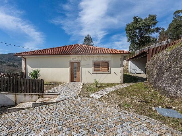 Casa venda em Veade, Gagos e Molares, Celorico de Basto
