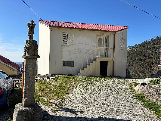 Casa venda em Mondim De Basto, Vila Real