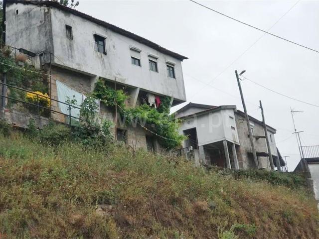 Casa venda em Oliveira Do Douro, Viseu