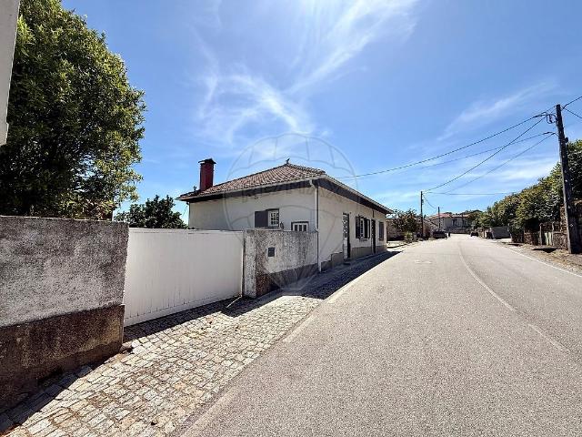 Casa venda em Mourilhe, Viseu