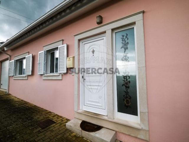 Casa venda em Coimbrã, Vil De Matos