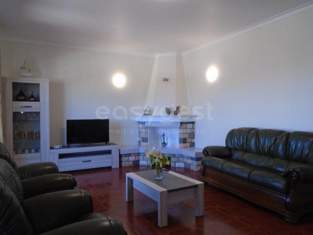 Casa alugar em Pederneira, Leiria