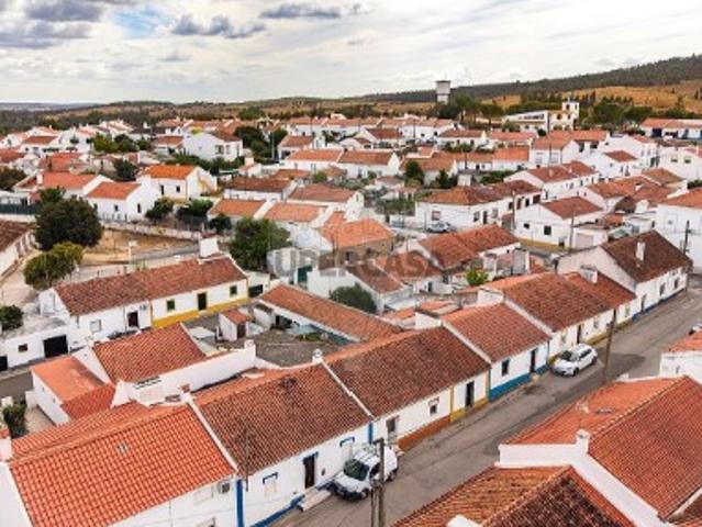 Casa venda em Nossa Senhora da Tourega e Nossa Senhora de Guadalupe, Évora