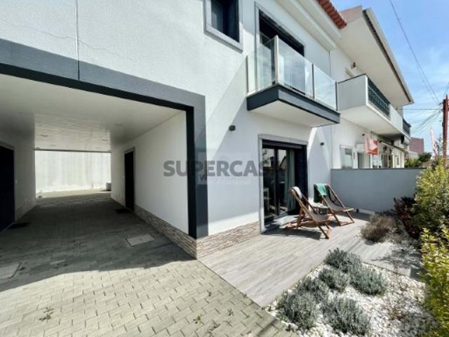 Casa venda em Odivelas, São Sebastião Norte
