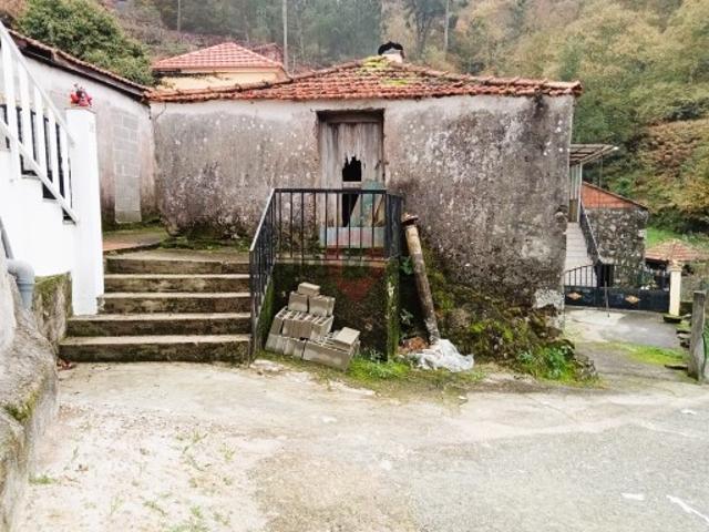 Casa venda em Riba de Mouro, Monção