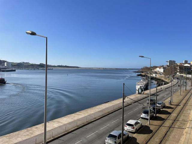 Casa alugar em Conjunto Urbano da Ribeira, Porto