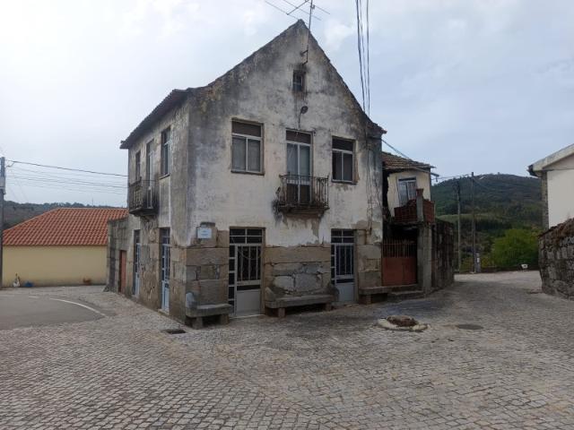 Casa venda em Mourilhe, Viseu