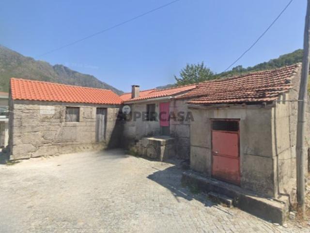 Casa venda em Cervos, Montalegre